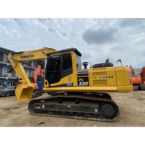 Japon fabriqué de seconde main Komatsu PC220-8 Hydraulique Excavateur 22 Tonnes utilisé Komatsu Digger
