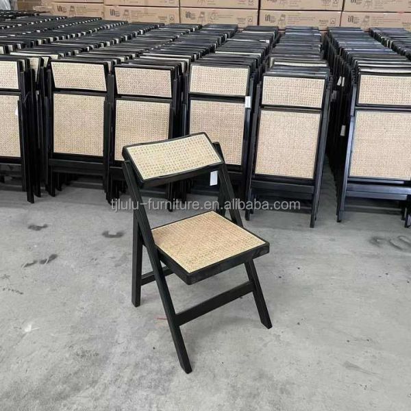 Wooden Dining Room Furniture Durable Foldable Chairs for Restaurants and Events