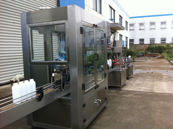 1500ml Automatic Water Filling Machine 300L Min Liquid Bottle Packing Machine