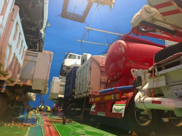 3 Axles Bulk Cement Semi Trailer with 30-70 Cubic Meters Capacity and 12R22.5 Tires for Your Customer Requirements