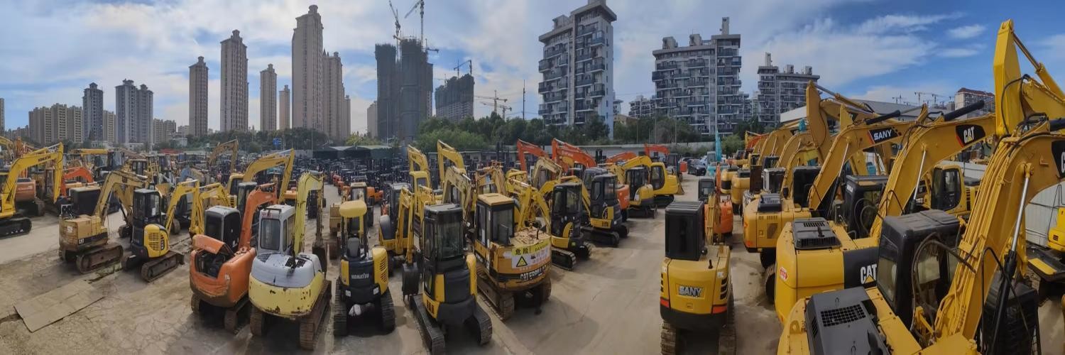 Оранжевый Использованный экскаватор XCMG XE215C Подержанные экскаваторы Kobelco