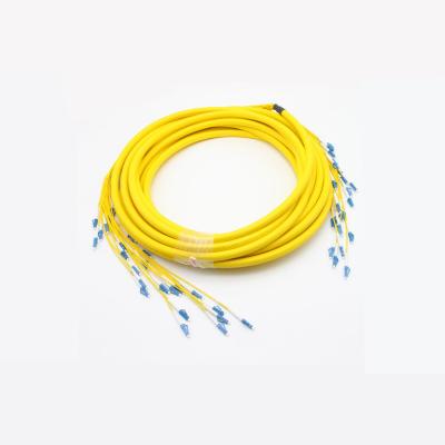 A fibra ótica de OM4 OM5 ventila para fora 24 núcleos LC UPC à bainha do LC UPC LSZH