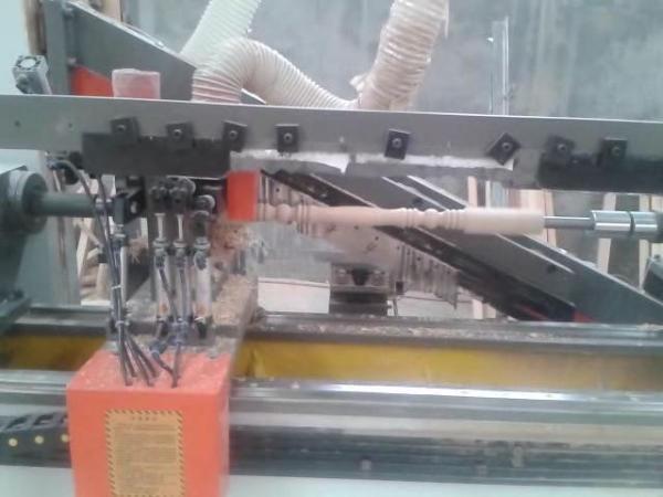 High efficiency wood lathe produce wood stairs wooden chair legs lathe