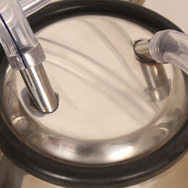 HL-JN02 Double Bucket 220V/50Hz Vacuum Pump Cow Milking Machine with 1.1KW Power for Small Dairy Farms