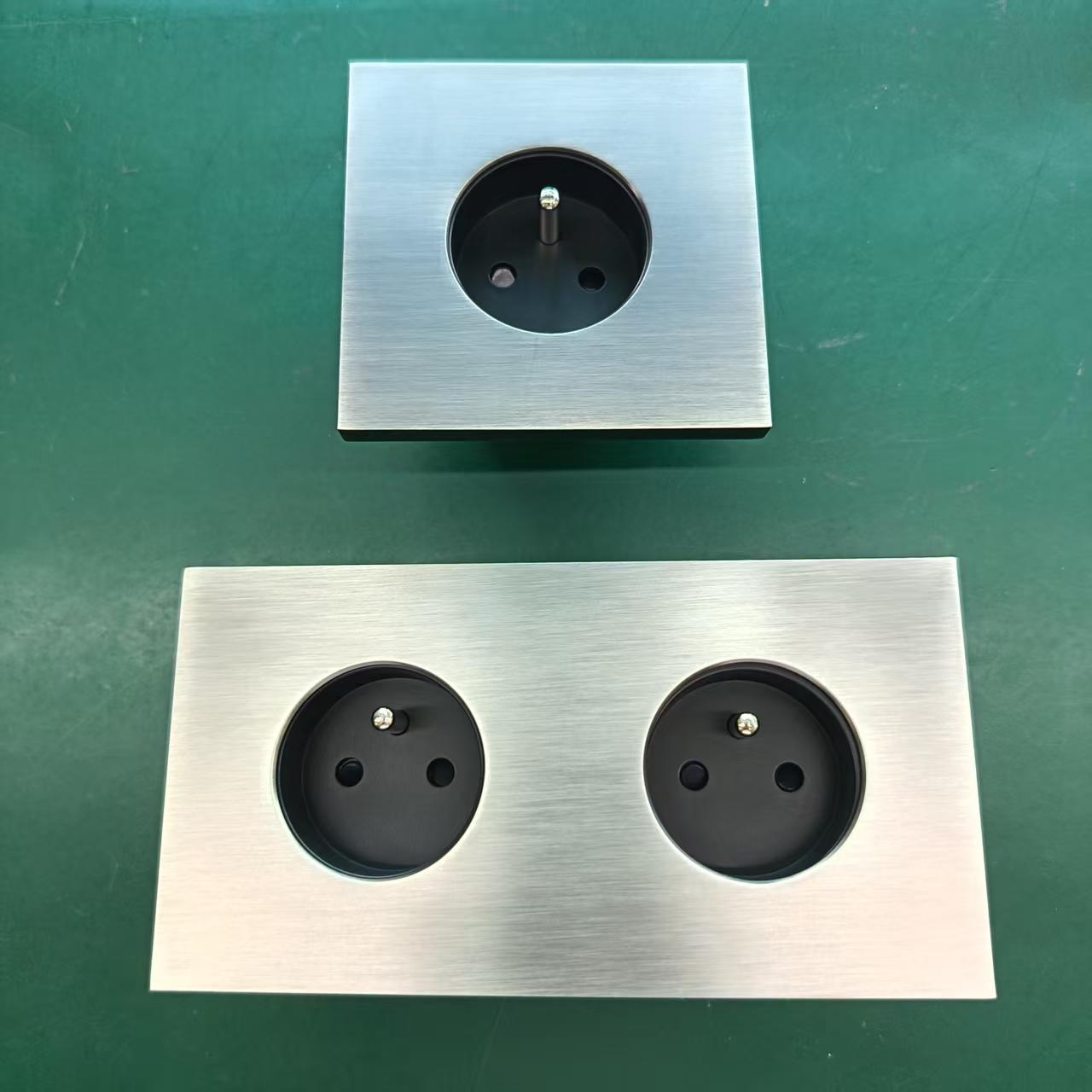 Factory Sale 1/2 Gang Double French Plug Aluminum Panel 16A Grounded Wall Sockets Outlets IP21 Luxury Style