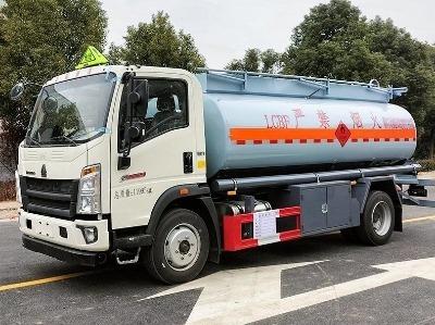 1T - 10T Capacity Fuel Delivery Tank Truck Convenient Fuel Tank Truck With 4 6L Engine