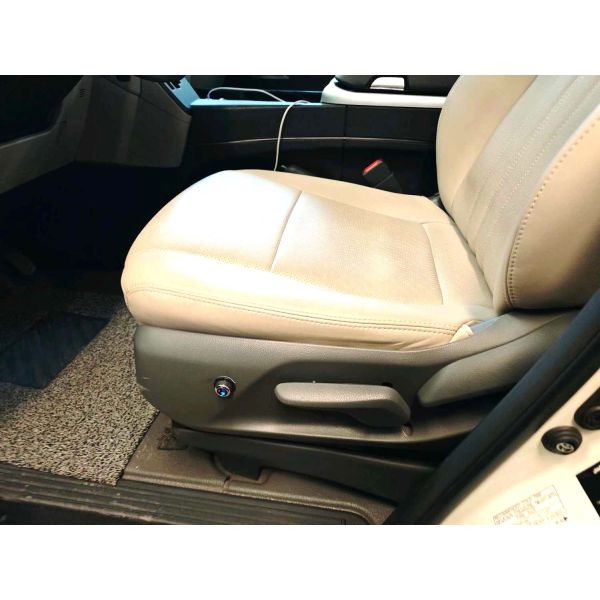2019 Toyota HiAce Van with 3.5L Engine and Automatic Transmission - Middle East Version