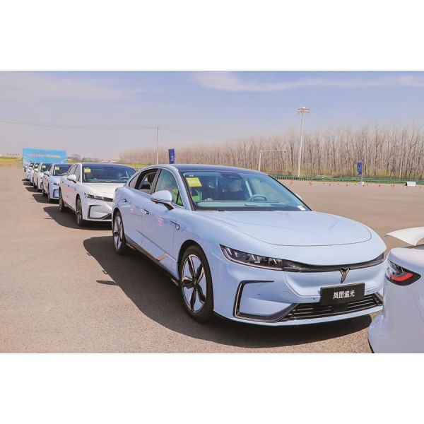 5088×1970×1515MM Dong Feng Voyah