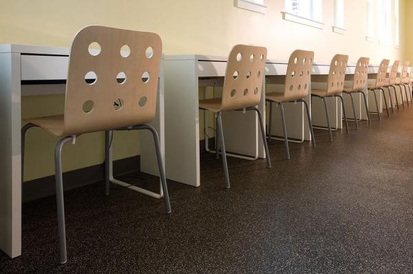 SGS Certified Sports Floor Tiles Thickness 15/20/25/30/35/40/45/50mm Temperature Range From -40°C to 100°C