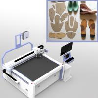 Machine à couper les couvertures de 220 V à 380 V, machine à couper les tapis CNC à 50 Hz avec couteau vibrant