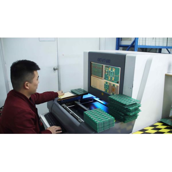 Tuya ZigBee 3.0 Wireless Soil Sensor with 3-in-1 Detection for Moisture Temperature Light and IP67 Waterproof Rating