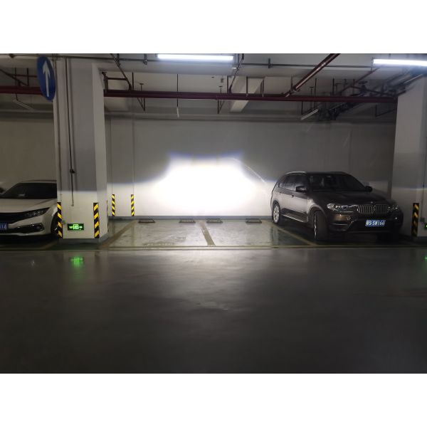 OEM farol universal do carro 50W/60W do diodo emissor de luz de 3 faróis do projetor da polegada