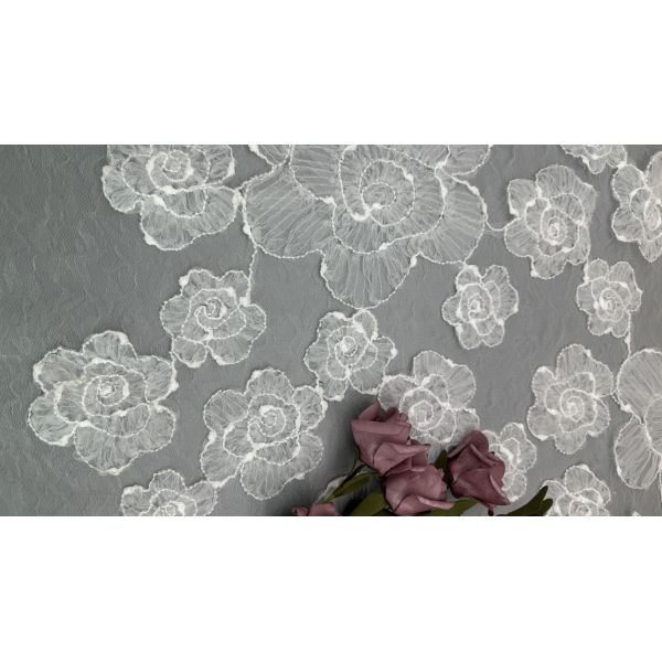 Vintage Style Embroidered Lace Fabric 3D Floral White Tulle Lace for Bridal Wedding Projects
