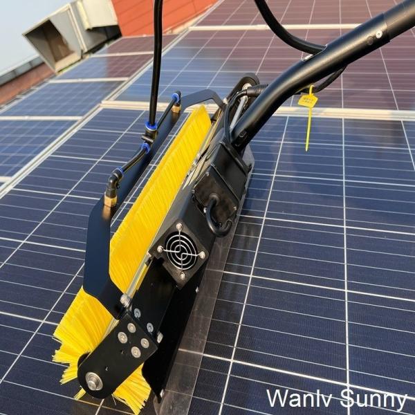 Máquina de limpeza solar de escova rolante para limpeza rápida de painéis solares Outdoors