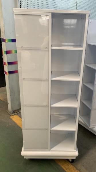 Gabinete de almacenamiento móvil multi-compartimento blanco con estantes