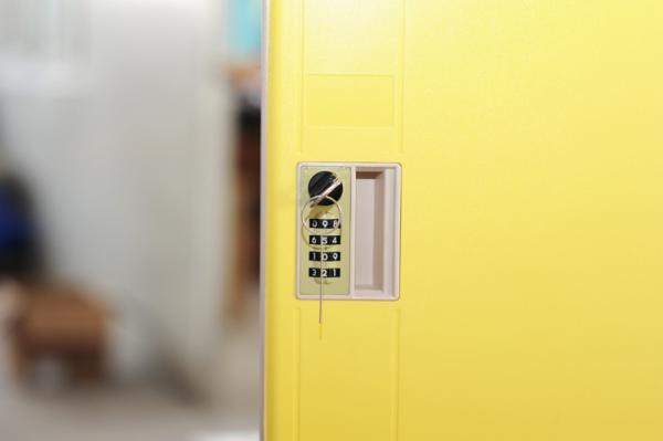 2 Comparts 1 Column Employee Storage Lockers Yellow With Mechanical Lock
