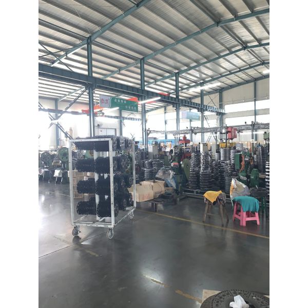 Heavy Truck Clutch Plate and Disc Year 2000-2013 OEM 1818010226 Stock