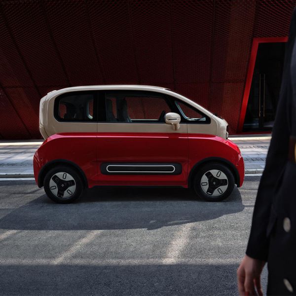 Batería de litio 2023 Baojun Adulto Mini Coche Eléctrico Conveniente Y Recargable Mini Cuatro Ruedas Vehículo de Dos Puertas