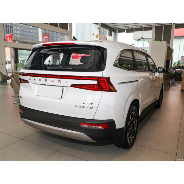 2022 Left-Steering 207T GDi 5-door 7-seater MPV Gasoline Car with Car Entertainment System