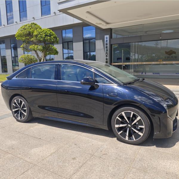 Large Space 5 Seat Electric Car Air C5  Equipped With 51.2 KWh LFP Battery