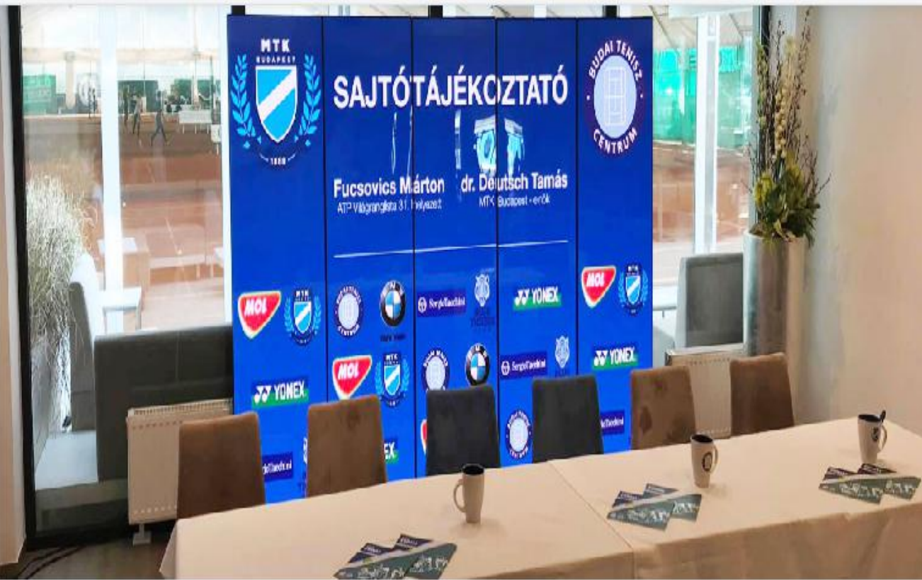 Indoor P2.5mm Poster LED Screen Display 2.1ft X 6.3ft 640mmx1920mm Wide Viewing Angle Max Power Consumption 400w/sqm