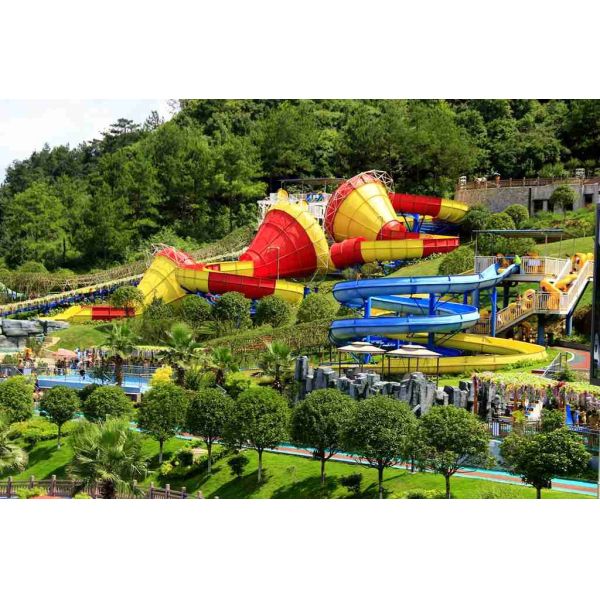 Интересный аквапарк оборудование стекловолокно водные горки для аквапарка