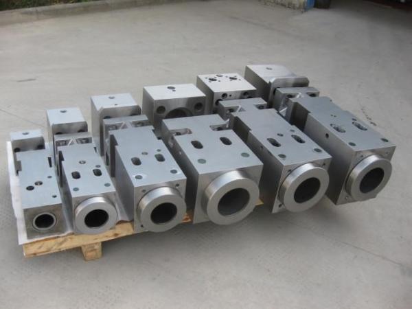 ODM hidráulico do OEM de Front Head Back Head das peças do disjuntor de NTK165 SB130