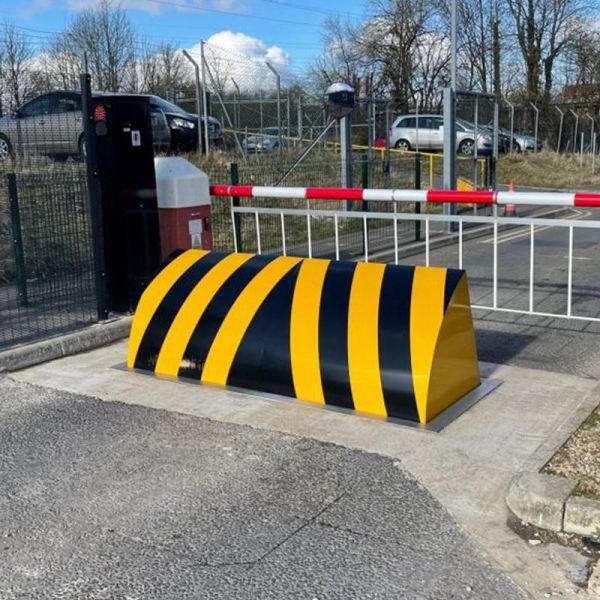 Rustproof Lacquer A3 Steel Hydraulic Road Blocker with 0.5s Buffer Time for High Security