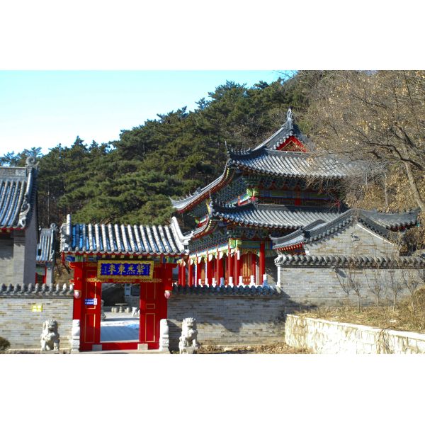 Серые глиняные черепицы для крыш Подлинное китайское мастерство для уникальных кровельных проектов