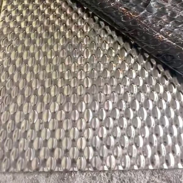 Tôle d'acier inoxydable gaufrée Épaisseur 1,0 mm 1,2 mm 1,5 mm 2,0 mm Motif gouttes de pluie pour ustensiles de cuisine