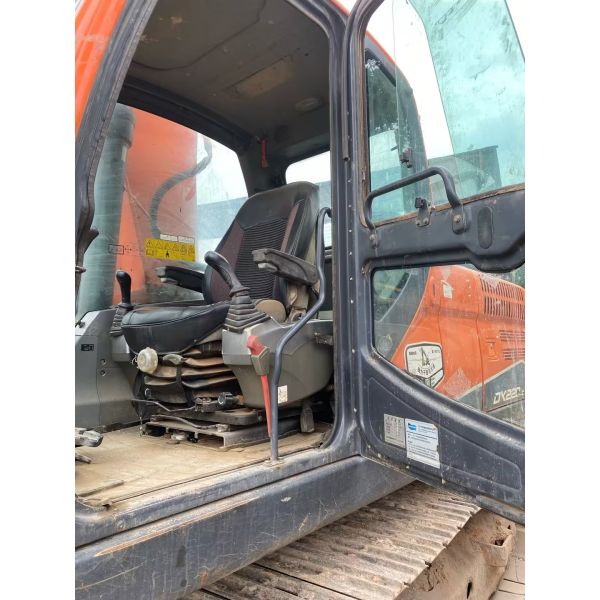 Original Korea Used Doosan Dx225 Excavator 22 Ton Fuel Efficiency