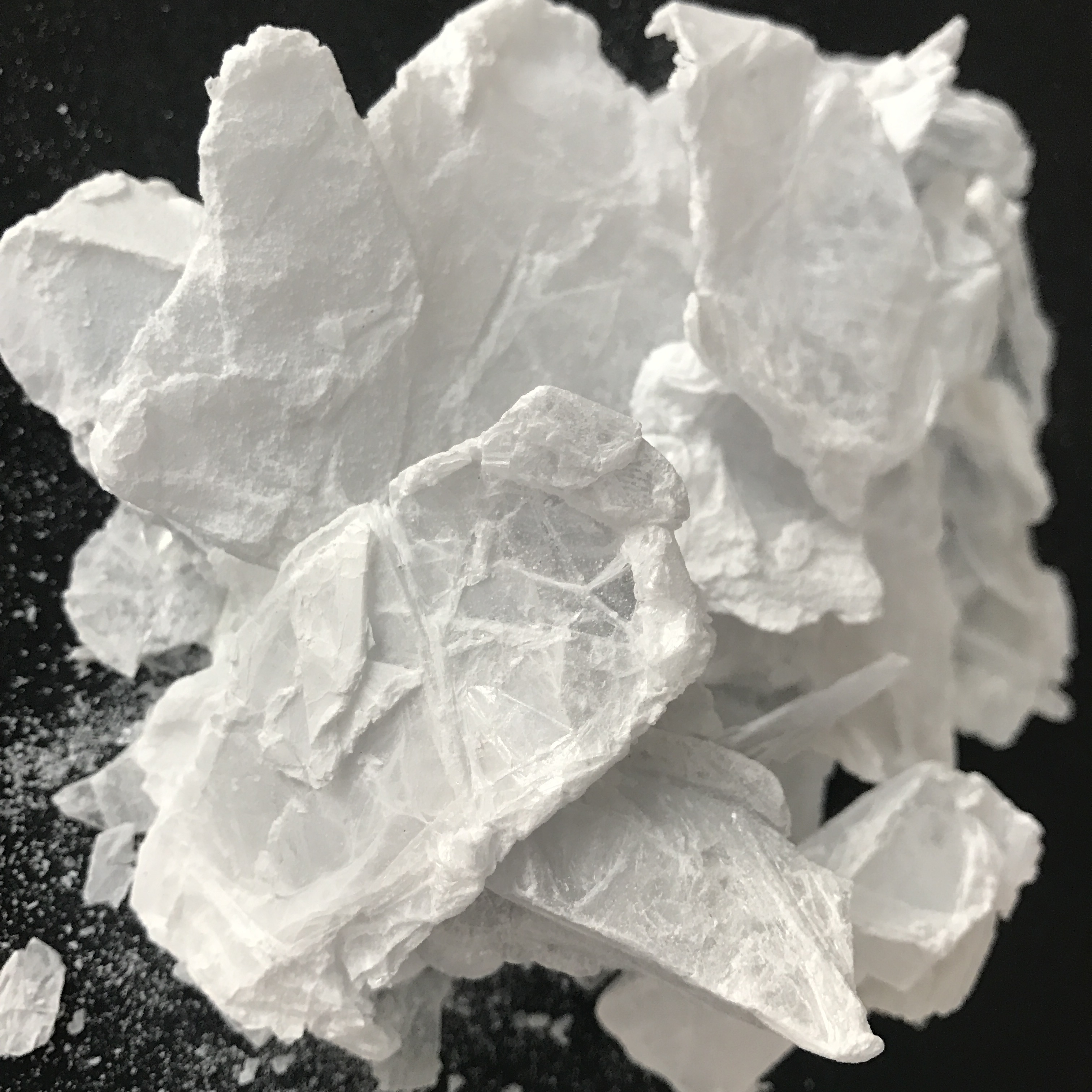 Anhydrous MgCl₂ Snow Melter -90°C Fast De Icing Agent Corrosion Free Bulk Supply