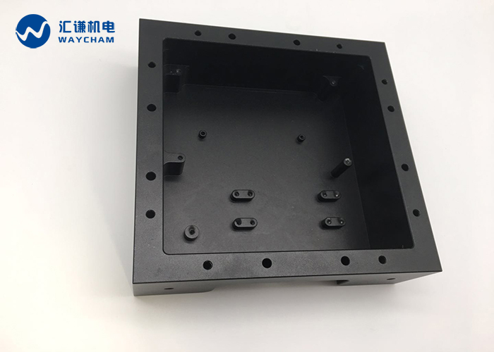 Черные анодированные части cnc Ra0.4 6063T5 алюминиевые подвергая механической обработке сигнализируют светлое приложение