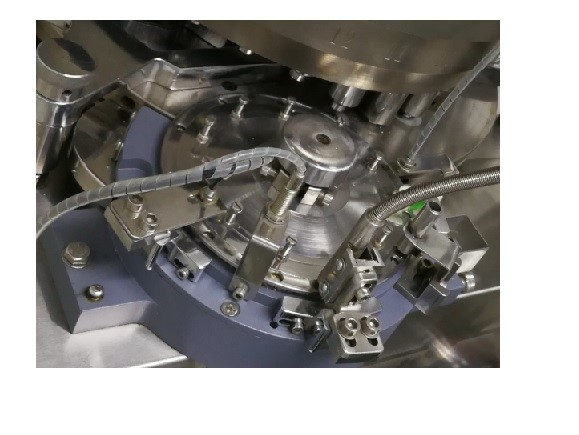 80KN Automatic Rotary Tablet Press Machine Core Covered 21840pcs/H