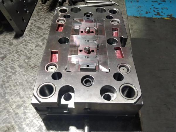 Versatile Plastic Injection Mold Base With Flanged Precision Injection Molding Service