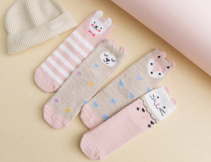 Thermal Christmas Women's Novelty Socks / Fuzzy Animal Socks Soft Fabric For Winter