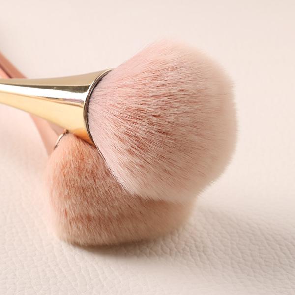 Angular Blush Style Nail Polish Paint Brush OEM / ODM Make Up Applicator
