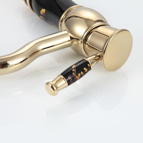 Popular estilo clássico Single Handle Kitchen Faucet Deck Moem