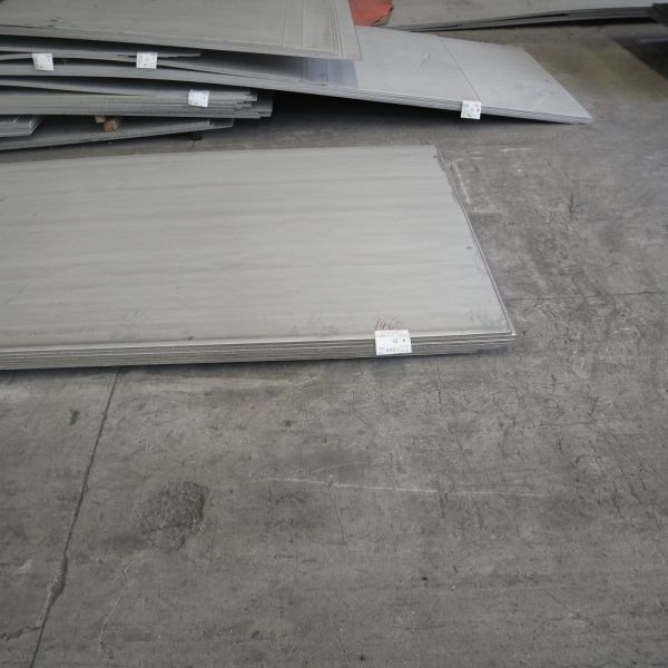 La feuille laminée à chaud 1000-6000mm de l'acier inoxydable 304 a poli 316 pour le pétrole de construction