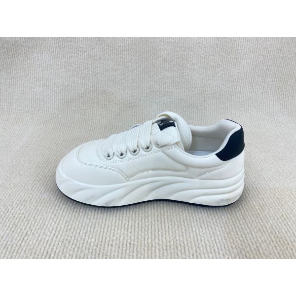 Fashion Microfiber White Platform Sneakers Women With Flat Heel And Creature Pattern