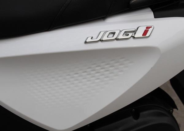 gas motor scooter 125cc 150cc GY6 engine 152QMI 157QMJ JOG front disc rear drum black alloy wheel white plastic body