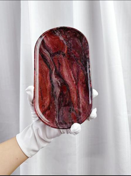 bandeja de mármol de seda roja de Brasil    Luxo artesanal para elegancia atemporal y sofisticación versátil