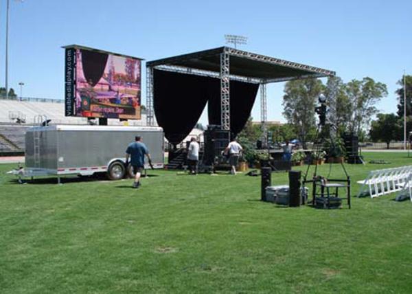Exposição de diodo emissor de luz magro exterior ultra clara P8 da parte superior SMD HD para mover-se fácil do evento do concerto