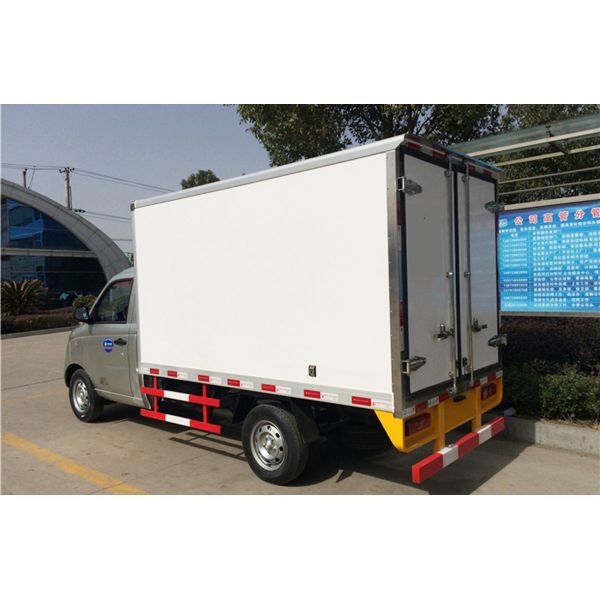 Small Refrigerated Truck Trailer 0.5t-1t Light Freezer Box Truck Cummins / Chaochai Engine