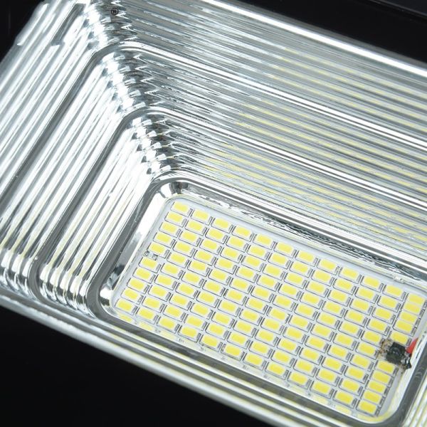 CRI Ra 85 SMD Solar Rechargeable LED Flood Light for Long Emergency Time Outdoor Lighting