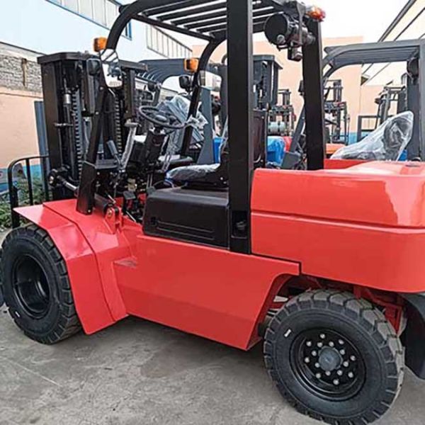Double Front Tires Gasoline Forklift Nissan GK25 5 Tonne Counterbalance Forklift