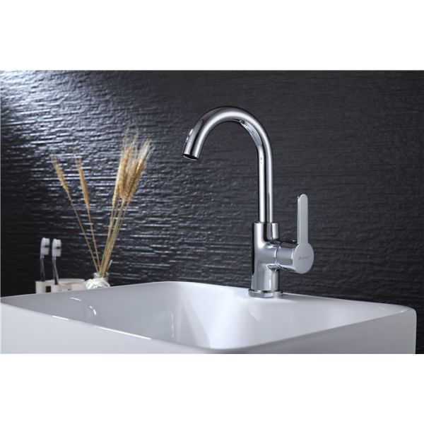 Chrome Plated Industrial Sink Faucet , Ceramic Valve Core Brushed Stainless Kitchen Faucet