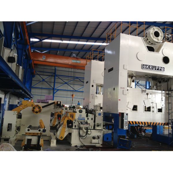 Пробивать выравнивающ 3 в 1 штемпелевать рамки прибора фидера сверхмощный материальный автоматический