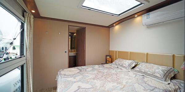 Interior Trim Guest Sleeping Area Separation Luxury Camping Trailer Fully Equipped RV