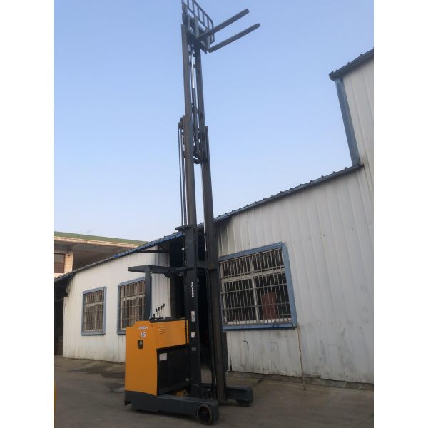 Japanese Original Heavy Lifting Stand On Used Diesel Forklift 1.5t Four Direction Truck For Warehouse
